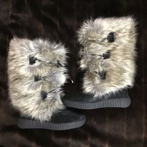 oscar fur boots marshalls